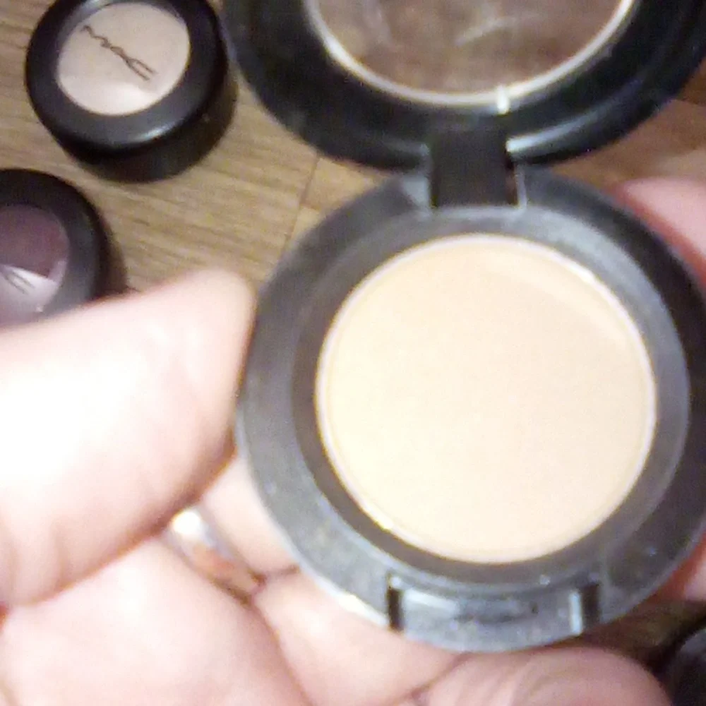Mac eyeshadow lot 6 Mac 2 lancome